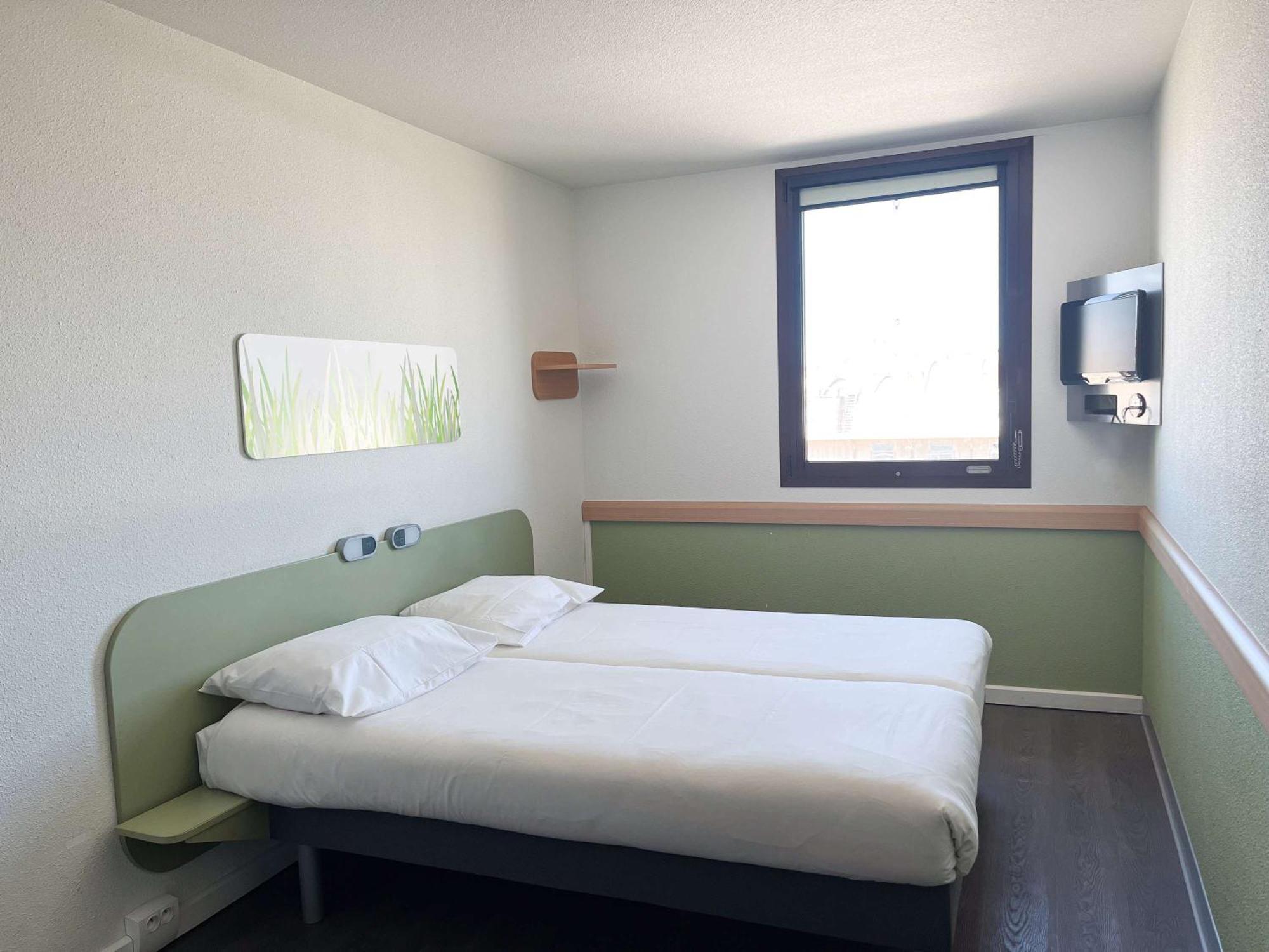 Ibis Budget Nimes Centre Gare Εξωτερικό φωτογραφία