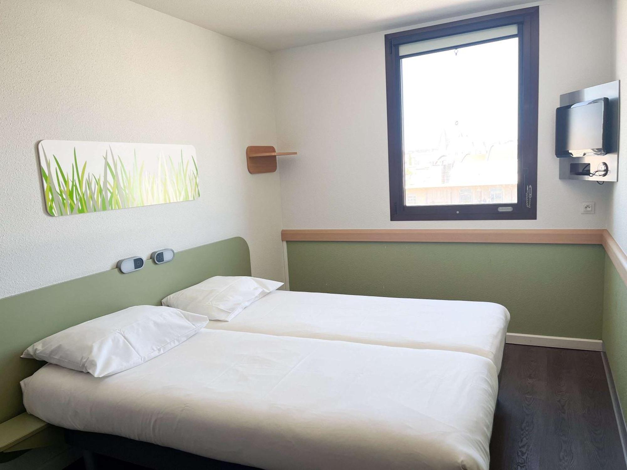 Ibis Budget Nimes Centre Gare Εξωτερικό φωτογραφία
